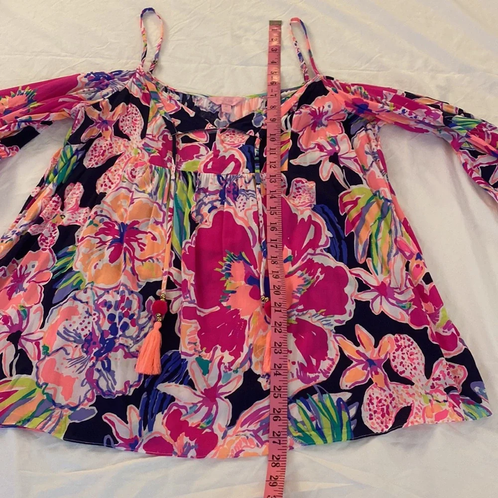 Lilly Pulitzer Alanna Top Cold Shoulder size medium EUC - Hard to find - Picture 7 of 12